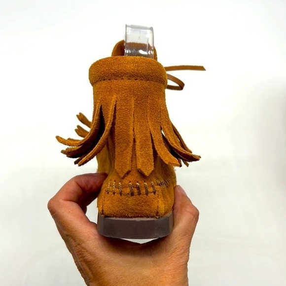 Minnetonka - Brown Suede Fringe Ankle Boot Moccasins With Suede Tie Size 6.5 - Picture 6 of 15